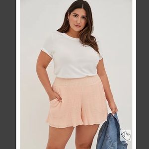 NWT✨Torrid | 2X | 5 Inch Textured Gauze High-Rise Short